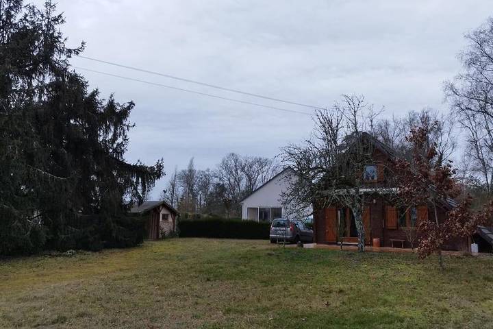 Gîte pour 5 personnes, avec terrasse, animaux acceptés à Neuvy-sur-Barangeon - 4