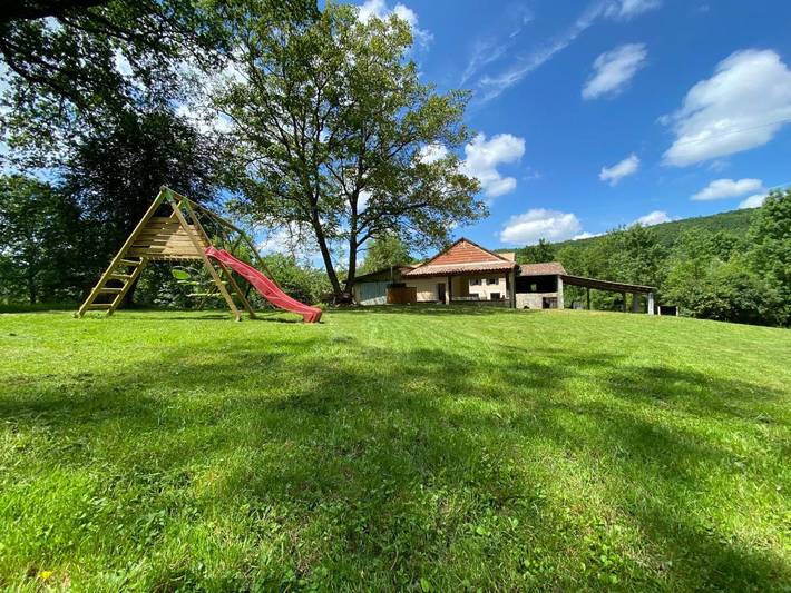 Location de vacances pour 15 personnes, avec jardin et vue, animaux acceptés à Bénaix - 4
