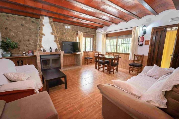 Casa rural para 6 personas, con jardín además de piscina y vistas en Yeste - 4