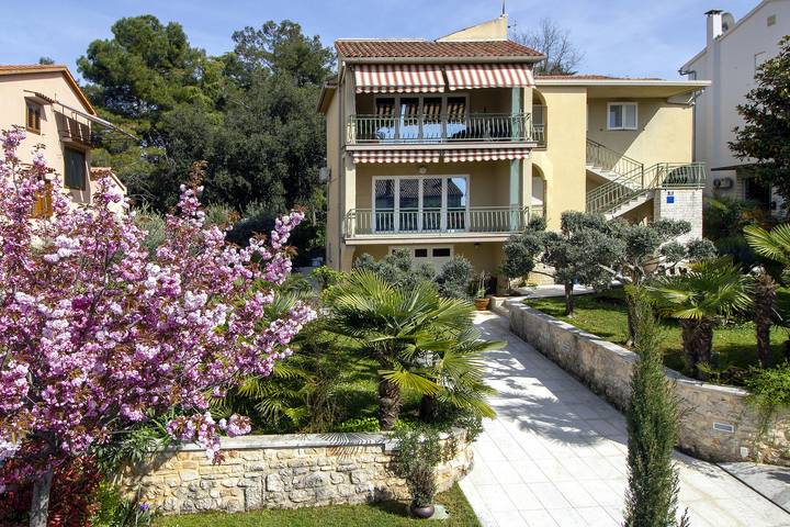 Ferienwohnung für 2 Personen, mit Terrasse und Garten in Poreč - 4