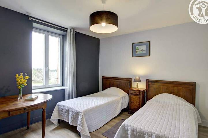 Gîte pour 12 personnes, avec jardin à Saint-Didier-sur-Rochefort - 4