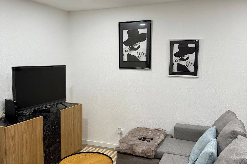 Cozy 1-bedroom apartment with Ac, Wifi in welcoming Guarda, foto 6