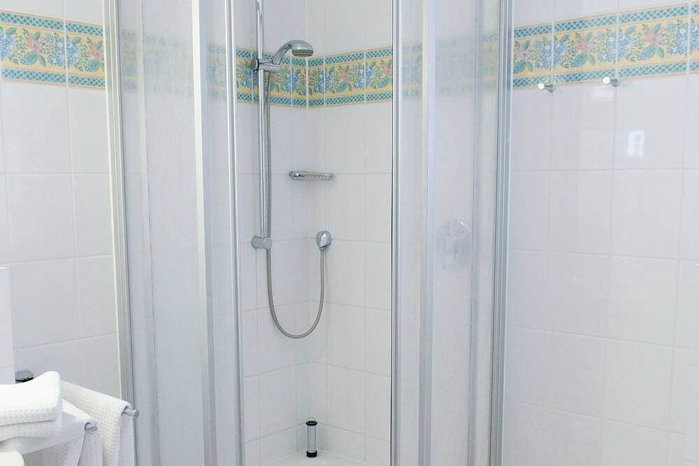 Appartement entier, Vacation apartment with sunny balcony and view of Lake Schloon in beach location - in Bansin, Heringsdorf