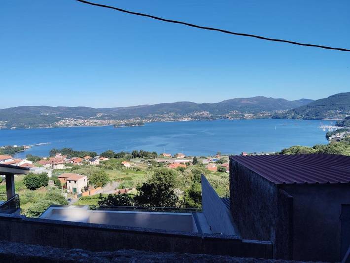 Apartamento para 8 personas, con terraza además de jardín y vistas, Se admiten mascotas en Vilaboa