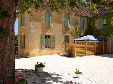 Gîte pour 4 personnes, avec piscine et jardin à Cénac-et-Saint-Julien