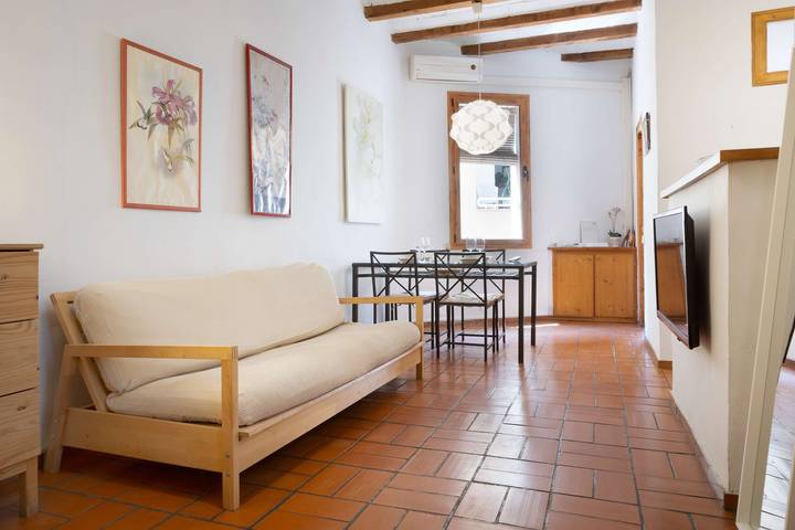 Ganze Wohnung, Ferienwohnung für 4 Personen mit Garten in Barcelona Zentrum, Barcelona