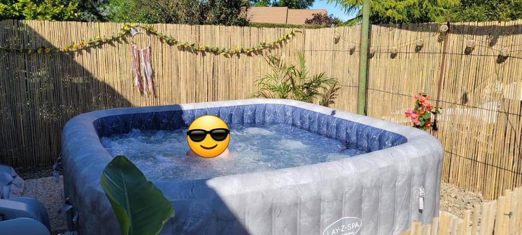 Location de vacances pour 2 personnes, avec piscine et jardin à Louplande - 2