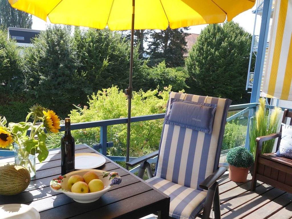 Am Seeufer in der Kurstadt Überlingen in Badestrand Bodensee Yachtclub Überlingen, Überlingen