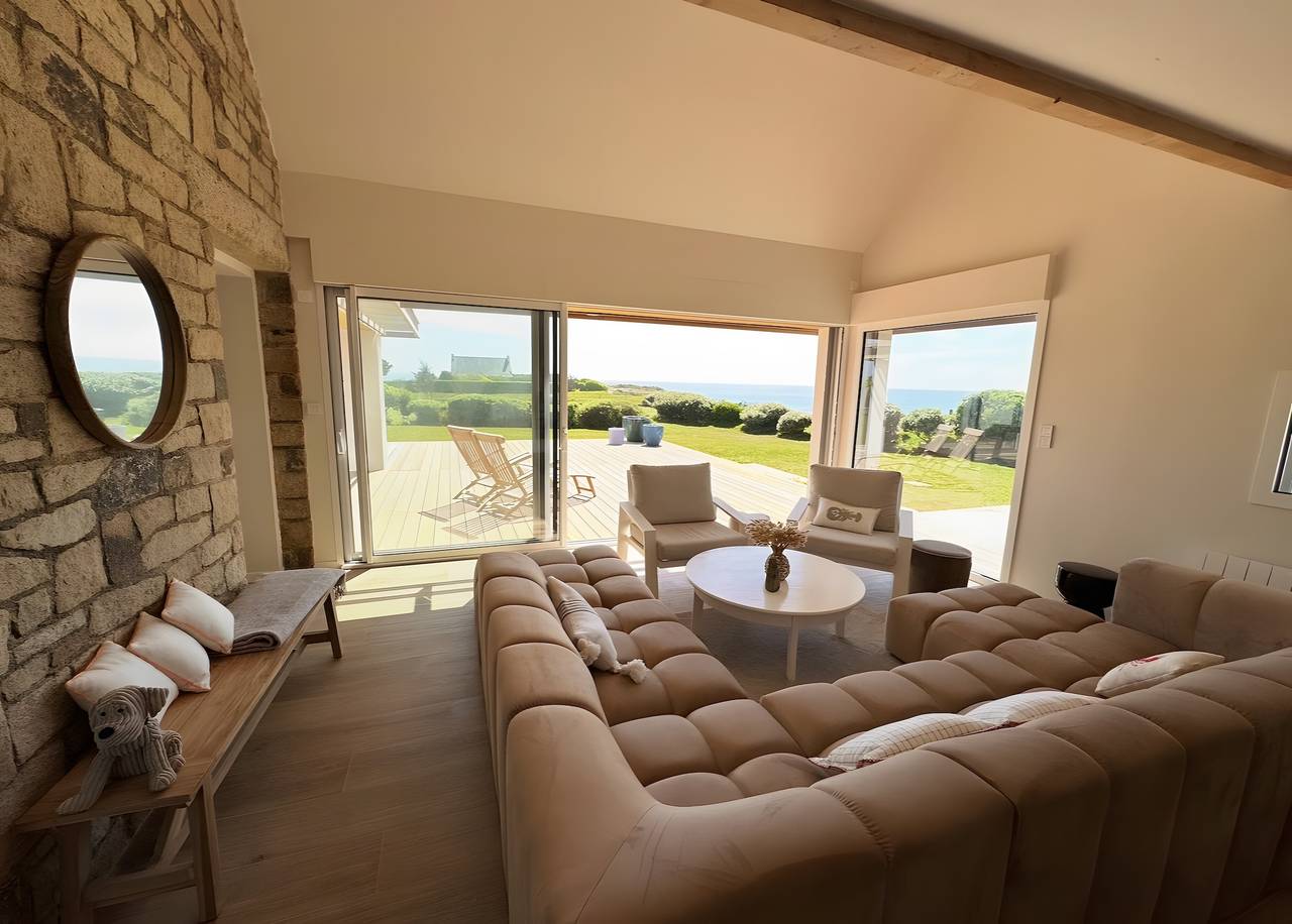 Holiday Home “Kerou Plage” – Sea View, 50 m from Beach, Private Pool in Clohars-Carnoët, Quimper region