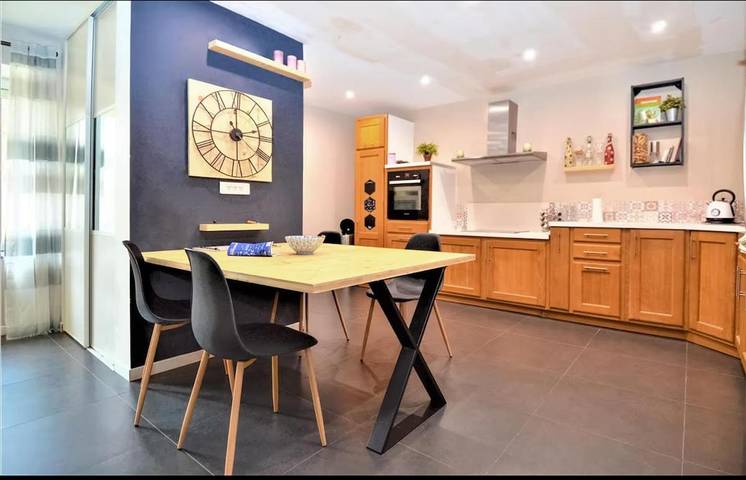 Location de vacances pour 8 personnes, avec balcon et piscine à Sabran - 2