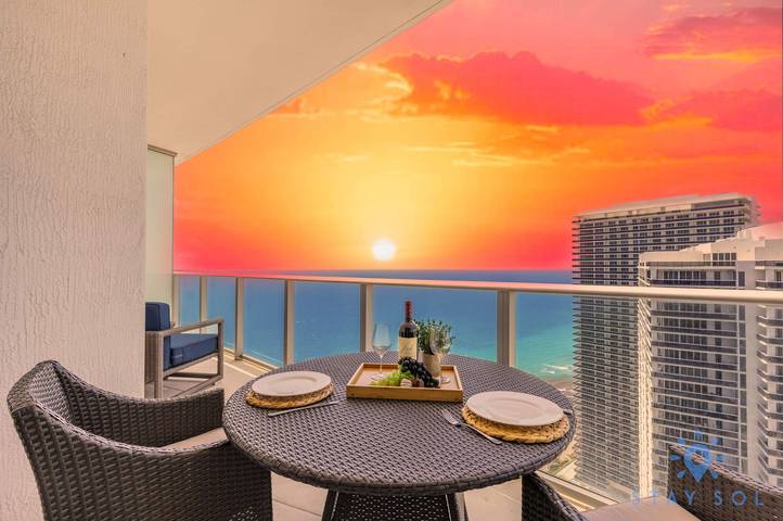 Vacation rental for 4 people, with balcony, kid friendly in Hollywood Beach (FL)