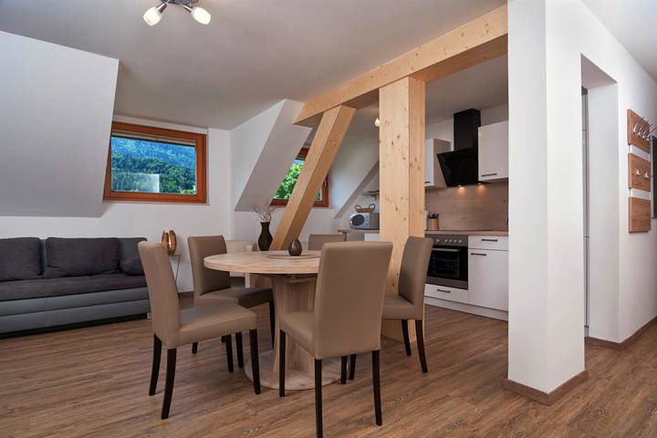 Gîte pour 2 personnes, avec balcon et jardin, adapté aux familles à Faak am See - 2