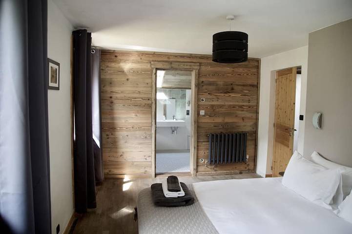 Popular stylish chalet. Great location. Spectacular Mont Blanc views. in Chamonix-Mont-Blanc, Bonneville e dintorni