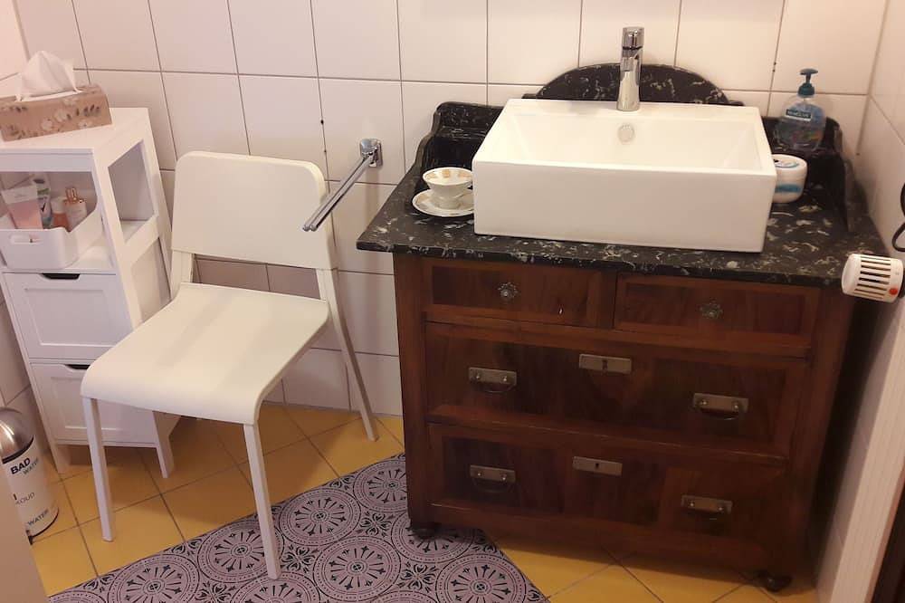 Ganze Wohnung, Fewo \"Blume\" Vacation made for me in Fahrenbach, Neckar-Odenwald-Kreis