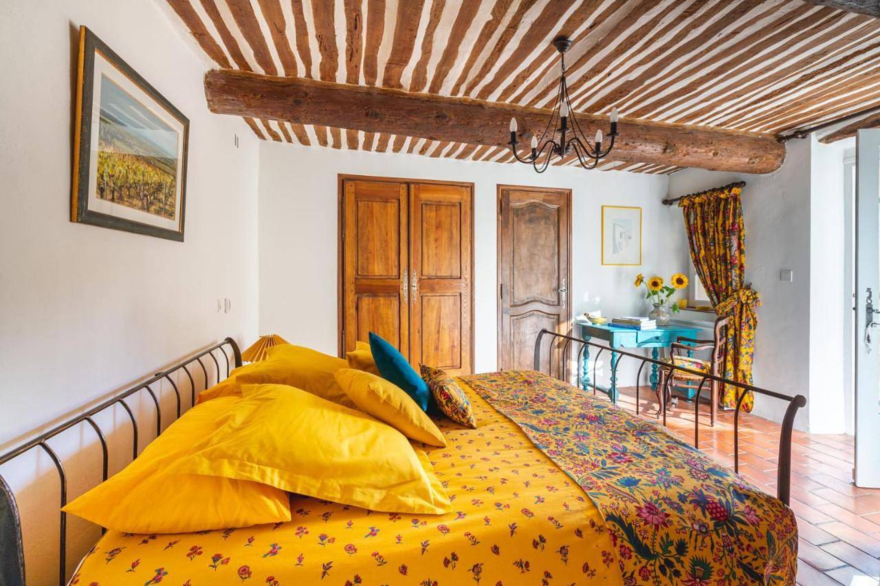 Queen Room with Garden View in Vaugines, Parc naturel régional du Luberon