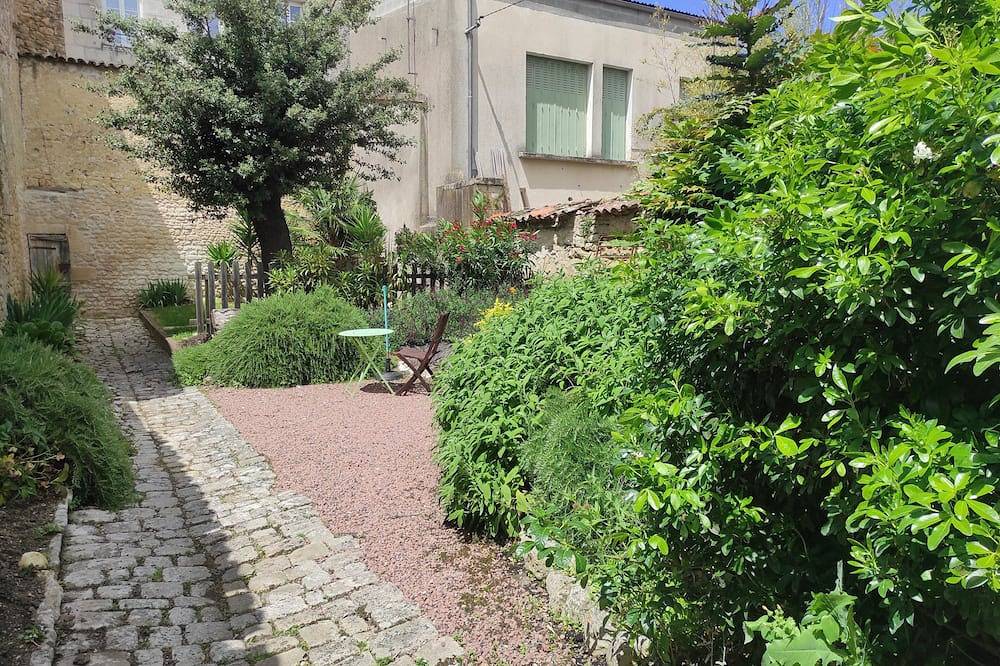 Ganze Wohnung, Bright, quiet 53 m2 apartment, conveniently located (port/market/royal harbor) in Rochefort, Rochefort und Umgebung