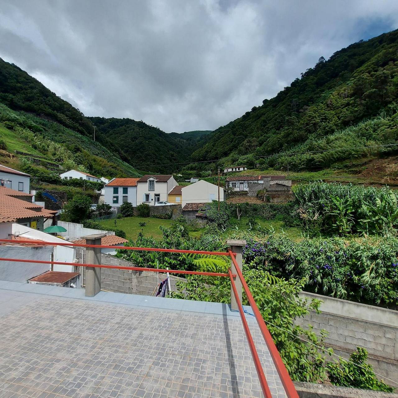Holiday Home 'Girasol' with Sea View, Private Terrace and Wi-Fi in São Miguel Island, Faial da Terra