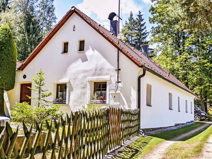 Vacation rental for 8 people, with yard, with pets in Czech Republic