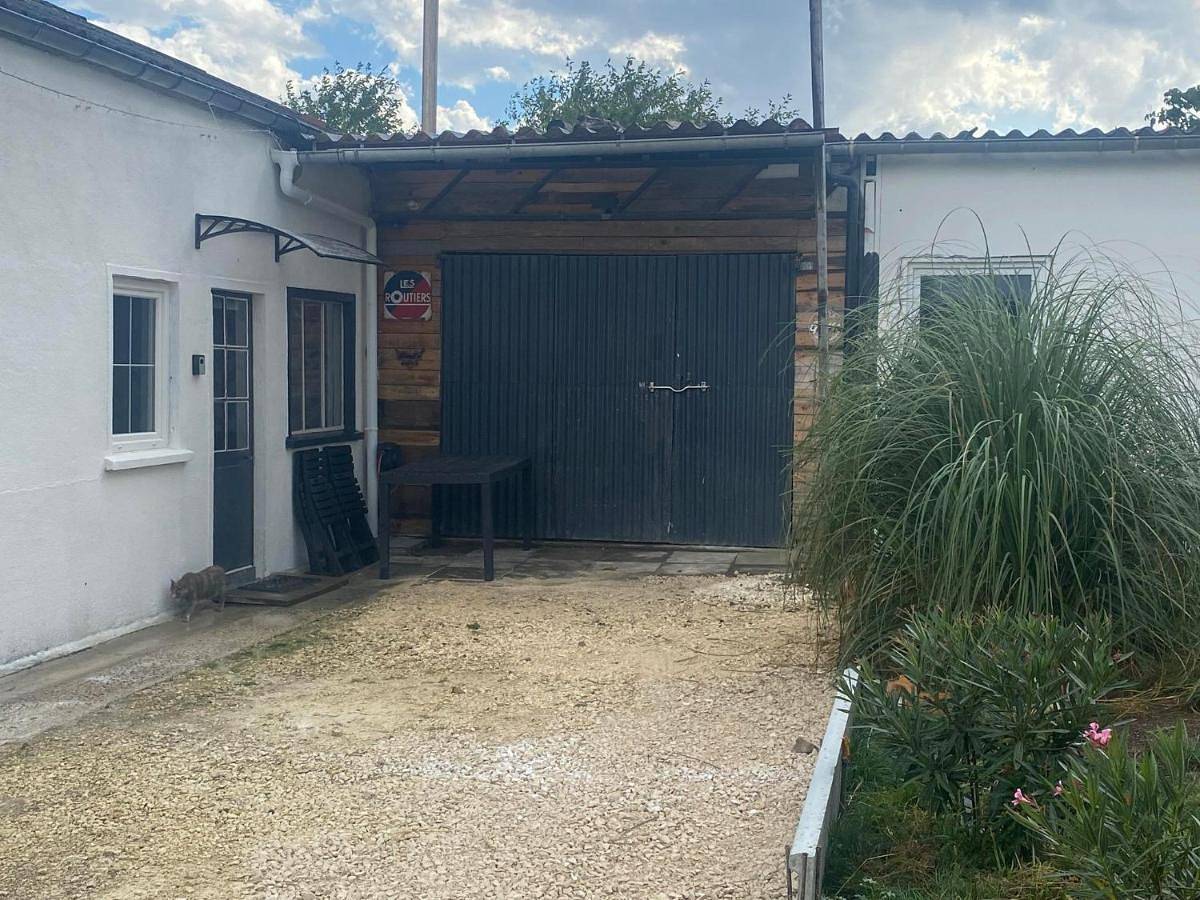 One-Bedroom House in Bourges, Région de Bourges