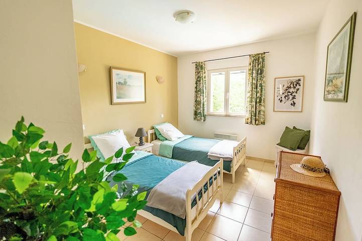 Location de vacances pour 8 personnes, avec terrasse et jardin à Saint-Paul-en-Forêt - 4