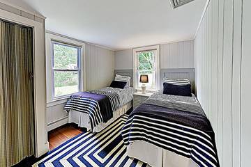 Vacation House for 4 Guests in Barnstable, Cape Cod, Picture 3