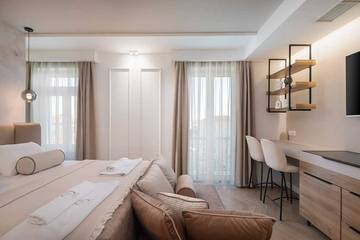 Villa for 2 Guests in Split, Split-Dalmatia, Picture 4