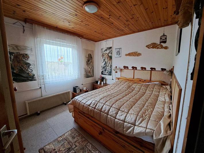 Location de vacances pour 6 personnes, avec vue ainsi que jardin et terrasse à Doucier - 4