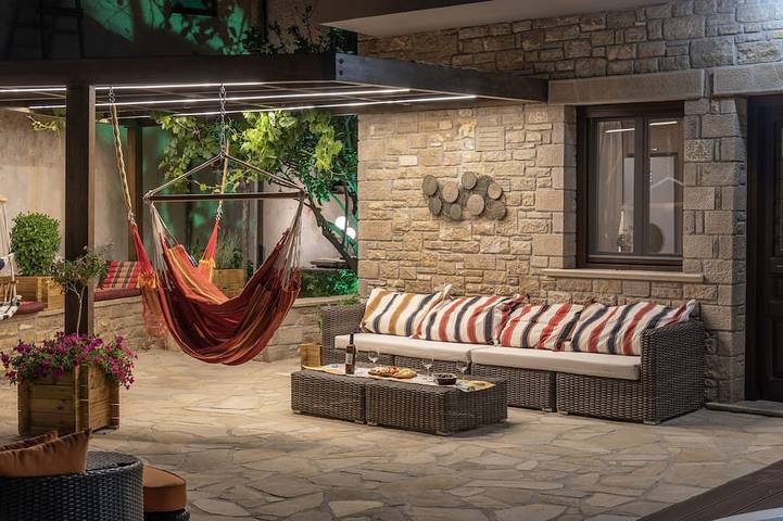 Ferienhaus für 9 Personen, mit Garten und Whirlpool, mit Haustier