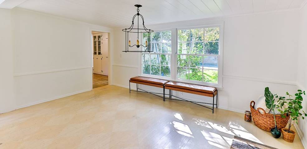 Vacation house for 16 people, with yard and hot tub in Los Angeles