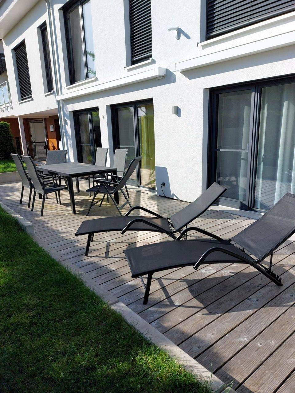 Ganze Wohnung, Auszeit am See: Luxuriöse Ferienwohnung mit Garten in Gaienhofen, Untersee