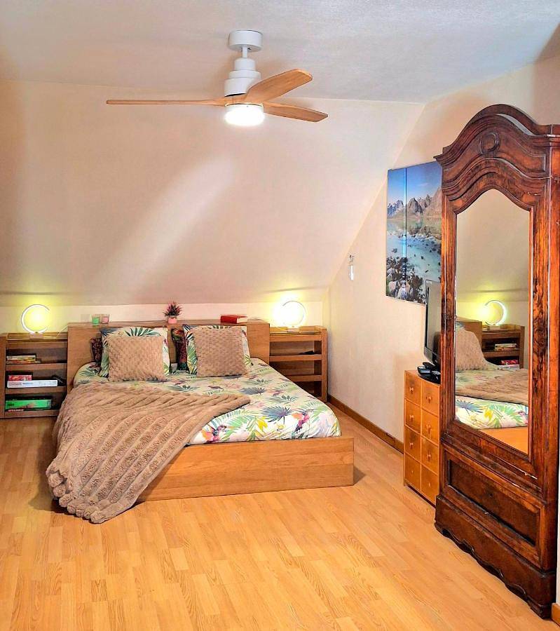 Appartement entier, Studio cosy climatisé 5 pers avec jardin vue vignes et nature in Étoile (homonymie), Jura