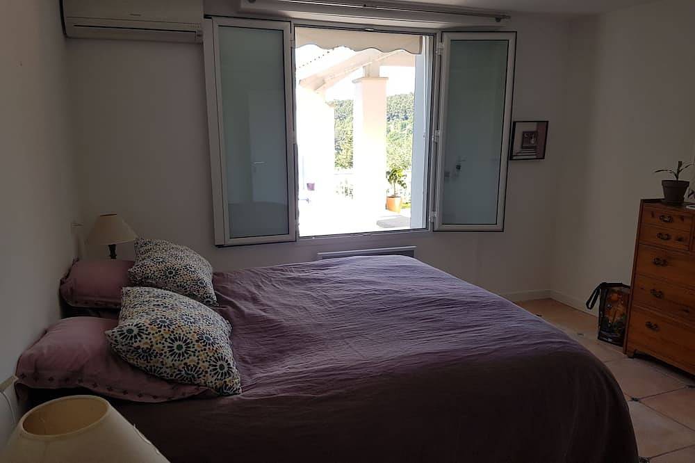Charmante Villa 4 Chambres, Piscine et Superbe vue in Éguilles, Aix-en-Provence region