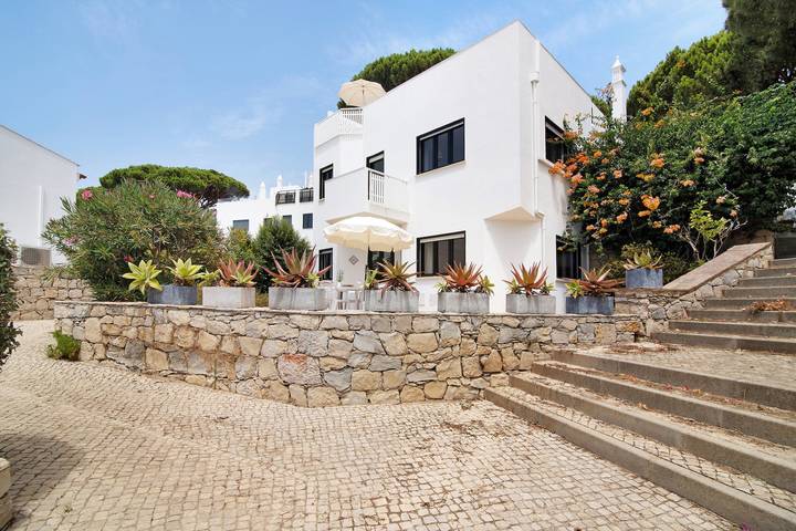 Villa für 6 Personen, mit Balkon - 1