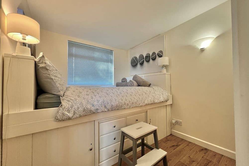 Entire apartment, 2 Bed Chalet with Rural Views in Dartmouth, Devon