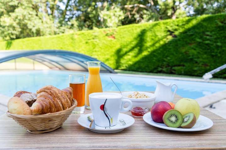 Hôtel pour 2 personnes, avec Terrasse ainsi que Jardin et Piscine à Labège