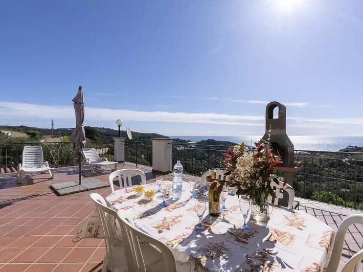 Ferienwohnung für 6 Personen, mit Terrasse und Garten