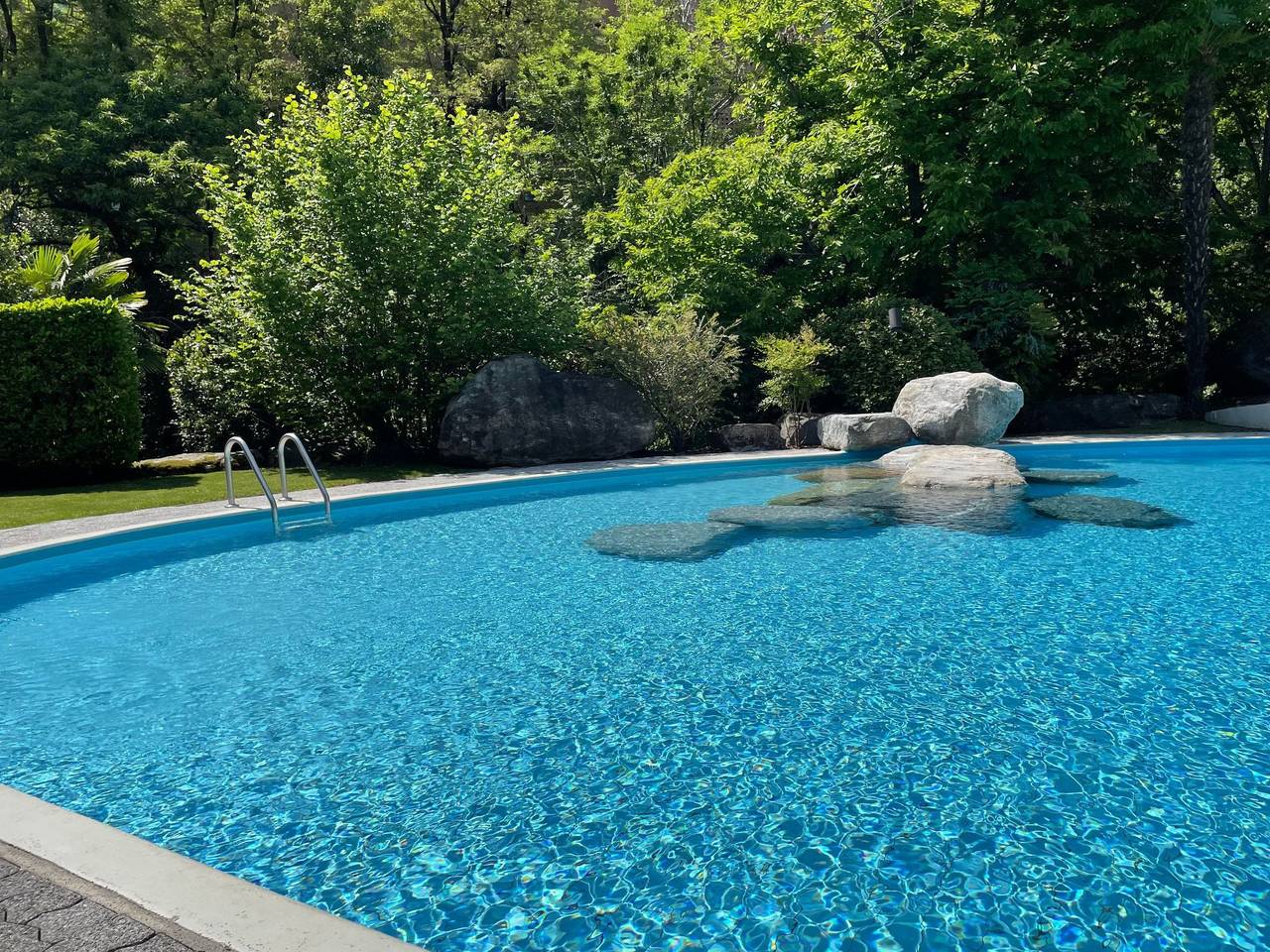 Ganze Wohnung, Navengana 5 mit Pool in Minusio, Tessiner Alpen