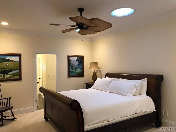 Ferienhaus für 12 Personen, mit Sauna und Pool sowie Whirlpool und Garten, mit Haustier - 1