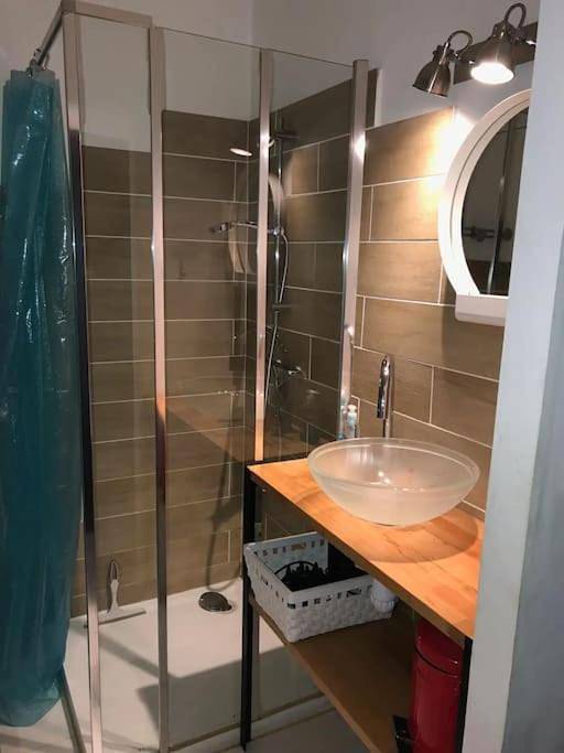 Gîte pour 2 personnes, avec terrasse dans Port Des Lecques Saint Cyr Sur Mer - 2