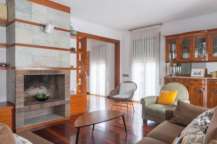 Gîte pour 4 personnes, avec balcon à Vic - 2