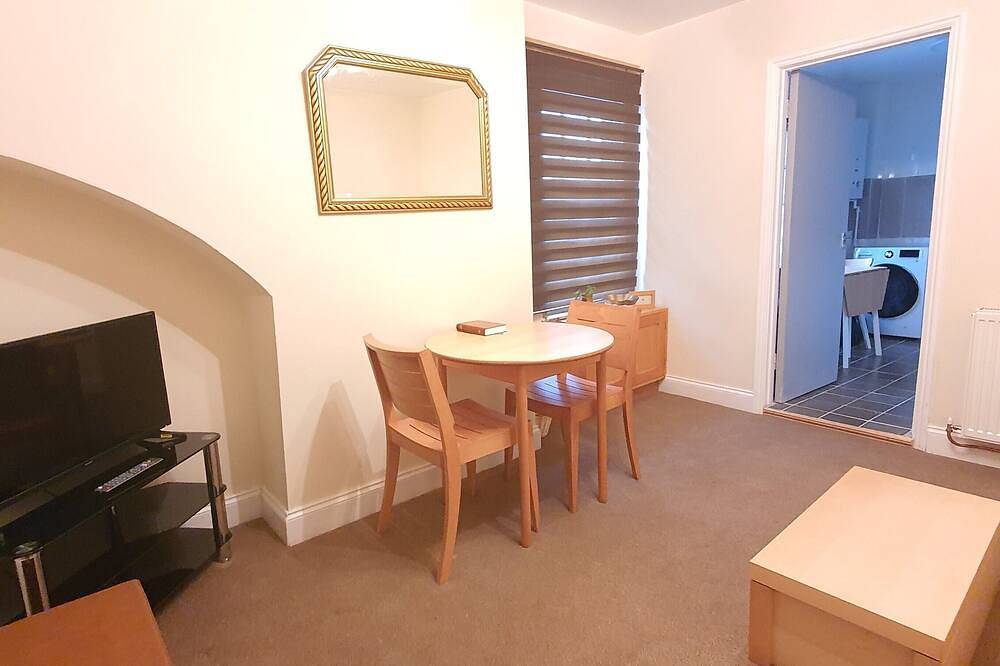 Entire apartment, Grace Apartments - Living Waters 1 in Ashford, Ashford region