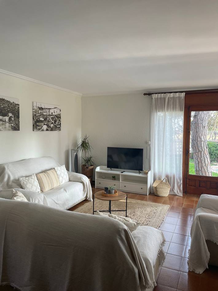 Ferienhaus 'Rocaclara' mit privatem Pool, Garten und WLAN in Mont-ras, Costa Brava