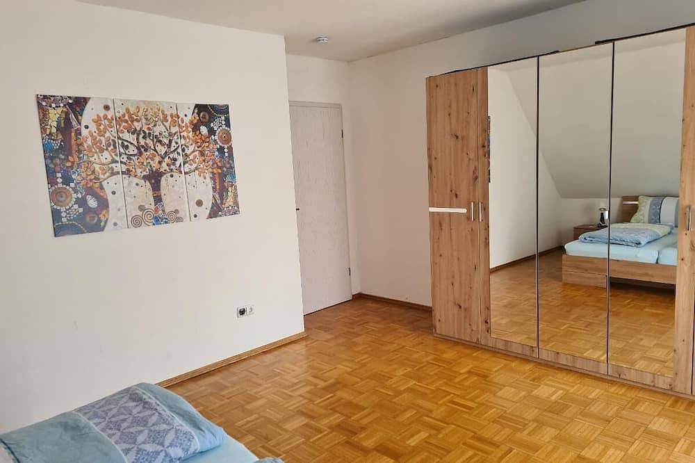 Ganze Wohnung, Große Ferienwohnung für 4 Personen in ruhiger Lage in Zapfendorf, Landkreis Bamberg