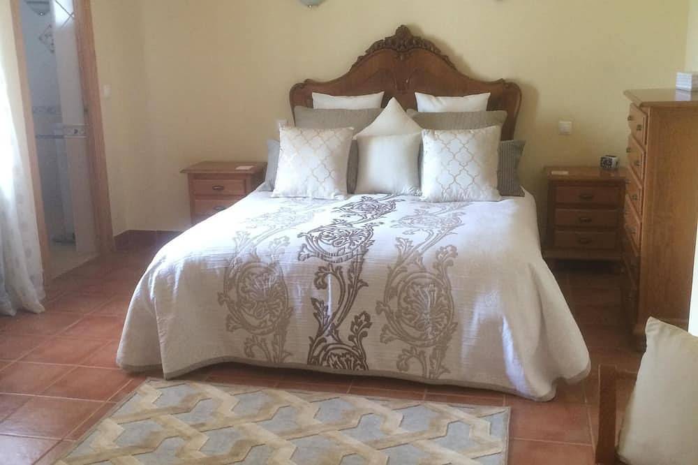 *****Casa Feliz ***** Outstanding private villa & pool with dazzling lake view in Iznájar, Sierras Subbéticas