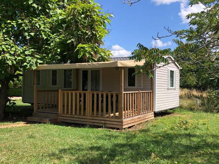 Camping pour 6 personnes, avec piscine ainsi que jacuzzi et terrasse dans Saône-et-Loire - 4