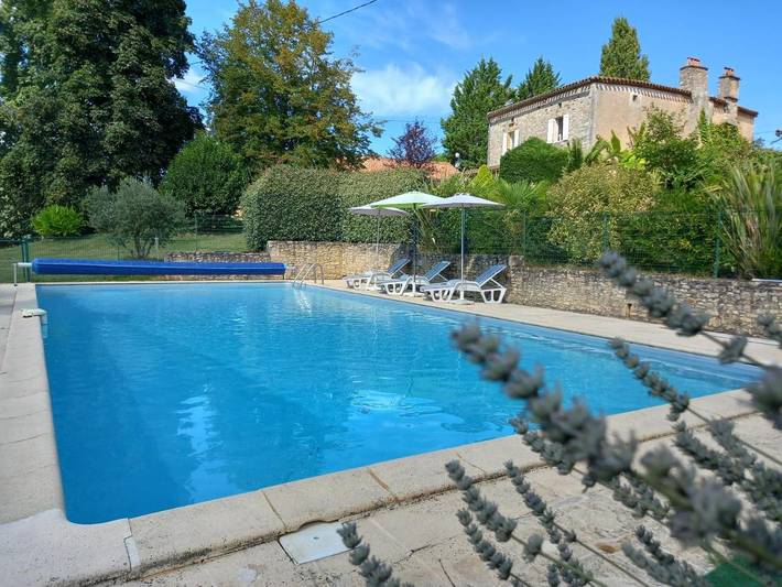 Location de vacances pour 10 personnes, avec vue ainsi que piscine et jardin à Sauveterre-la-Lémance - 3