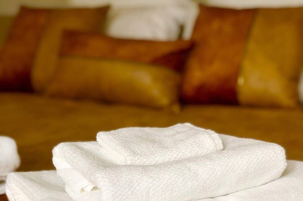 Apartamento entero, App*** 2/4 pers \"Nature\", air-conditioned with garden in Lons-le-Saunier, Jura