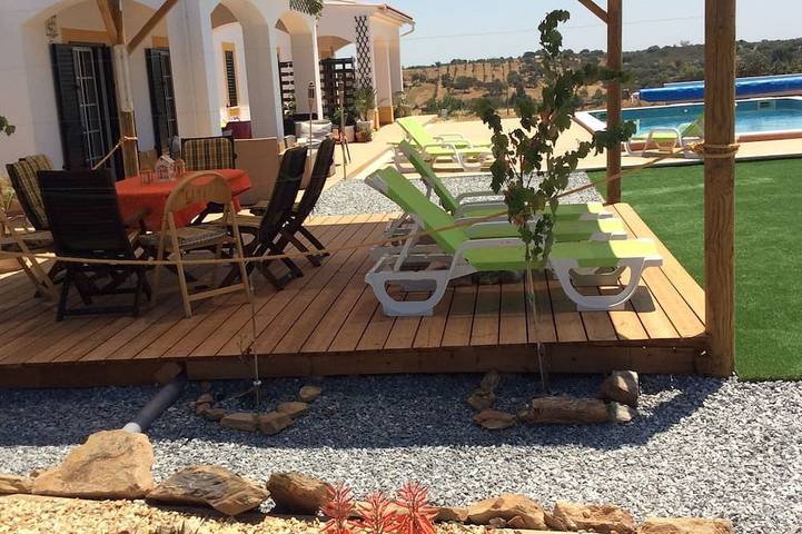 Location de vacances pour 8 personnes, avec Terrasse et Jardin dans Ourique