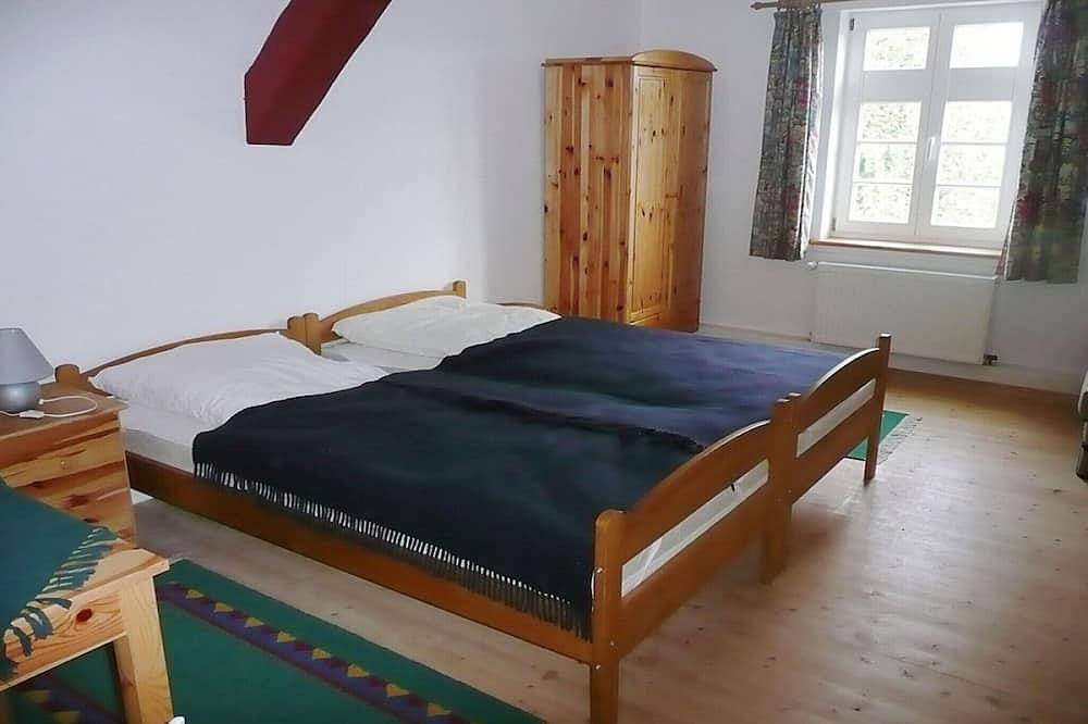 Ganze Wohnung, Ferienwohnung Kemenate in Trendelburg, Hessisches Bergland