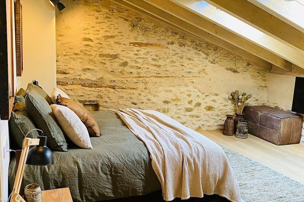 Villa Age with Fireplace in Puigcerdà, Cerdanya